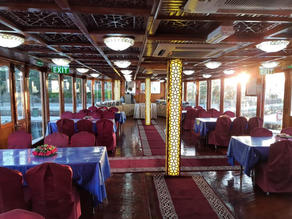 dhow cruise canal gallery