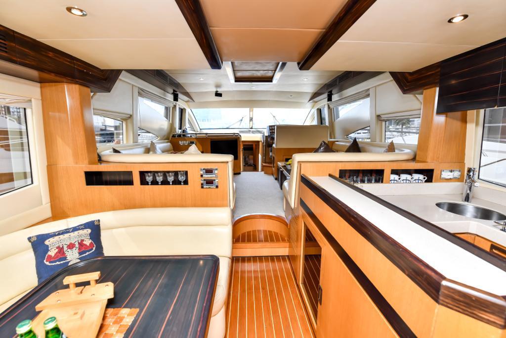 spacious luxury yachts rental Dubai